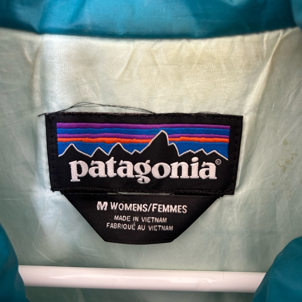 Patagonia Women's Teal and Cream Jacket